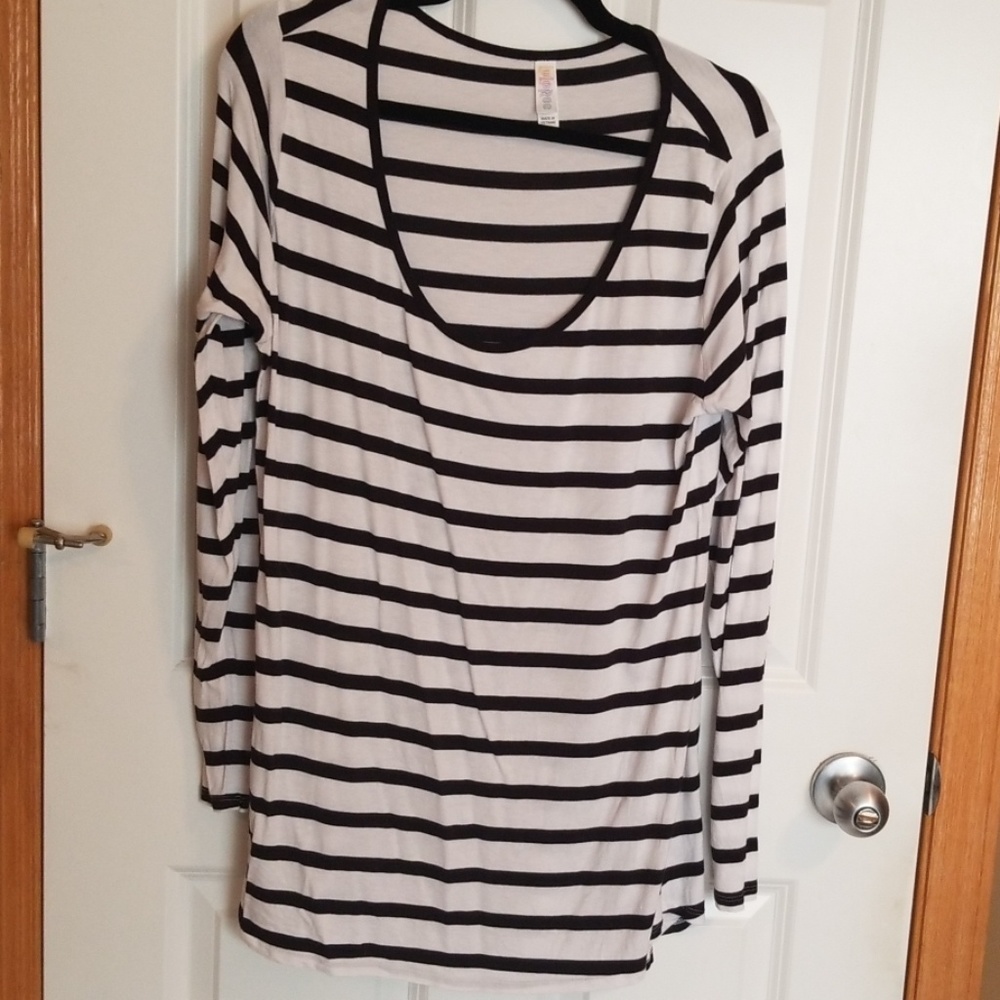 Lularoe XL Lynnae black and white stripes